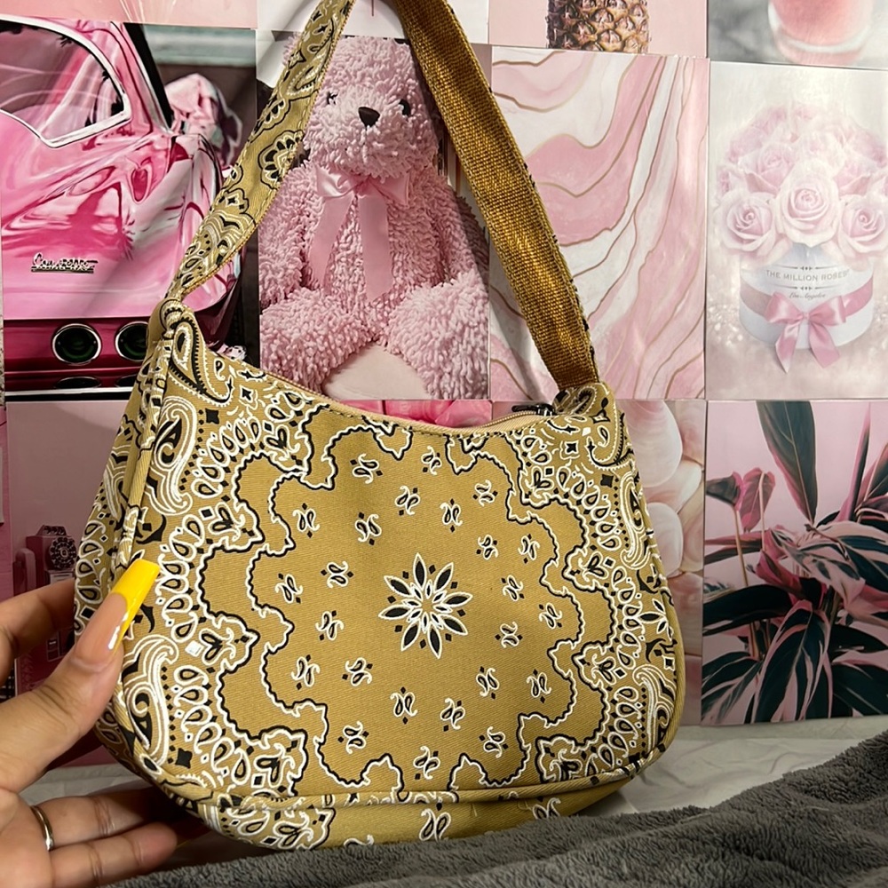 Brown shoulder bag